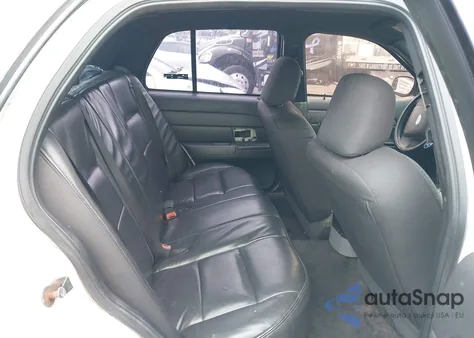 2003 Ford Crown Victoria Police Interceptor из США, поврежденный, VIN 2FAFP71W43X102639